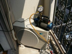 エアコン真空引きを行う理由