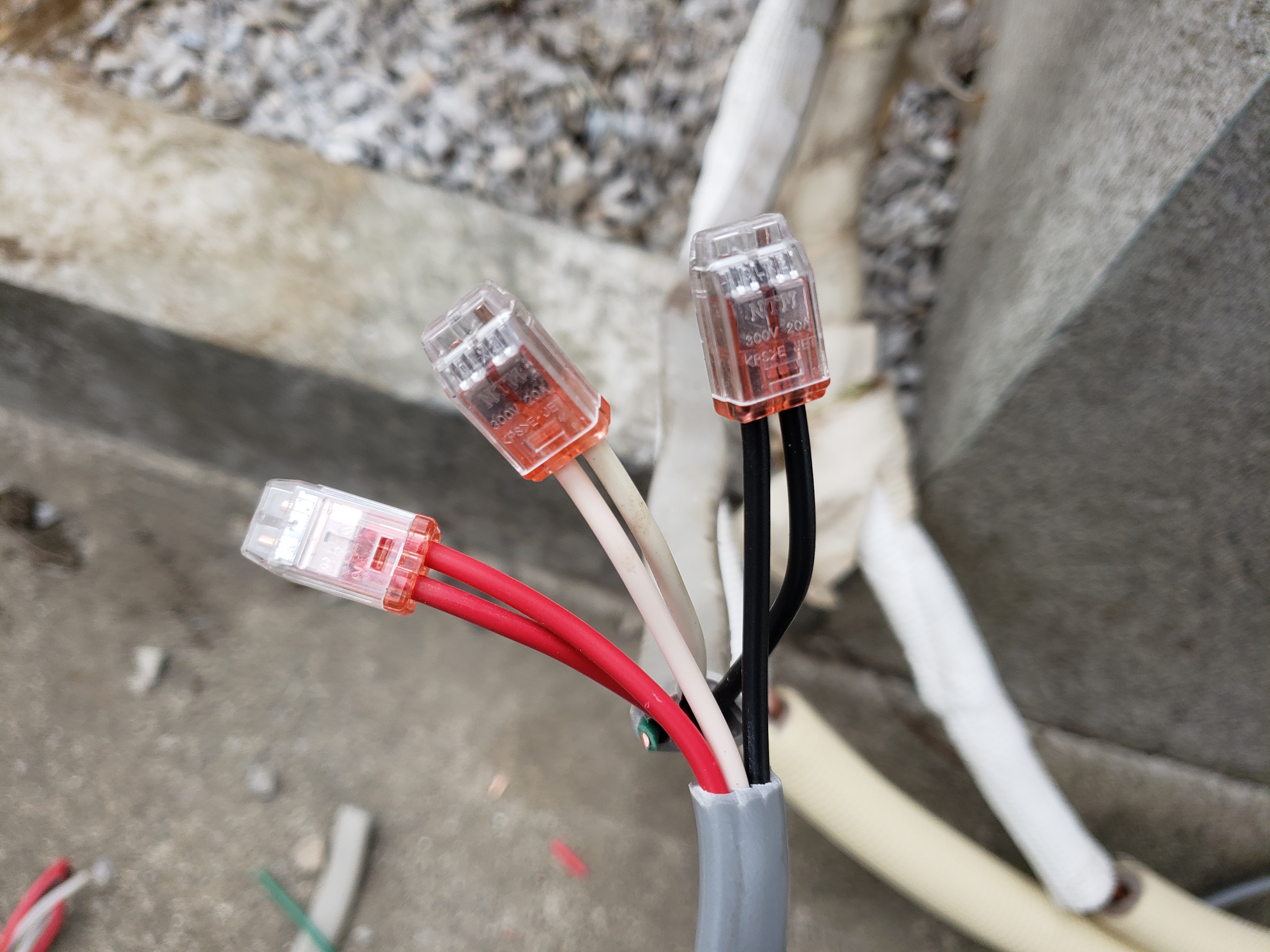 冷媒管が短い時の対処方法ろう付け/配線差込コネクター繋などの説明